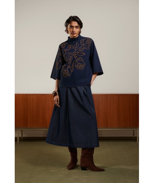 ATMOS blauwe pull met bruine bloemapplicatie