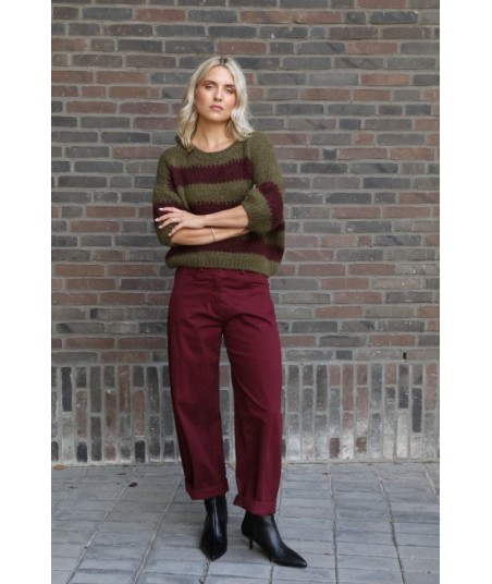 BELLITA kaki pull met wijnrode streep