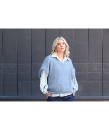 BELLITA lichtblauwe v-pull zonder mouwen
