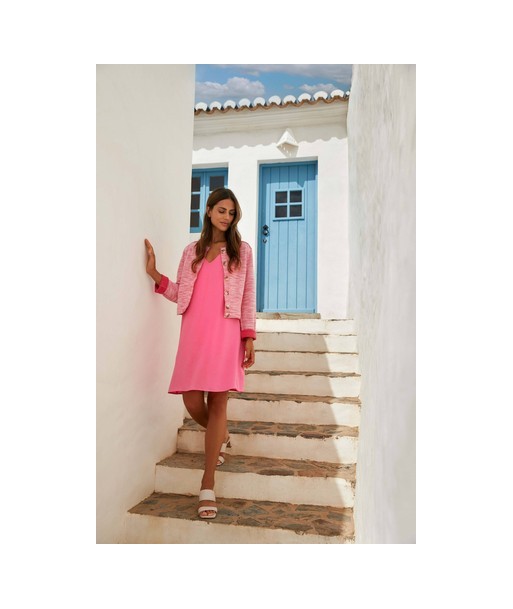 HER. roze jas in Chanel stijl