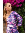 FOUR ROSES bloes one-shoulder in tie-dye print in lila, roze en ecru
